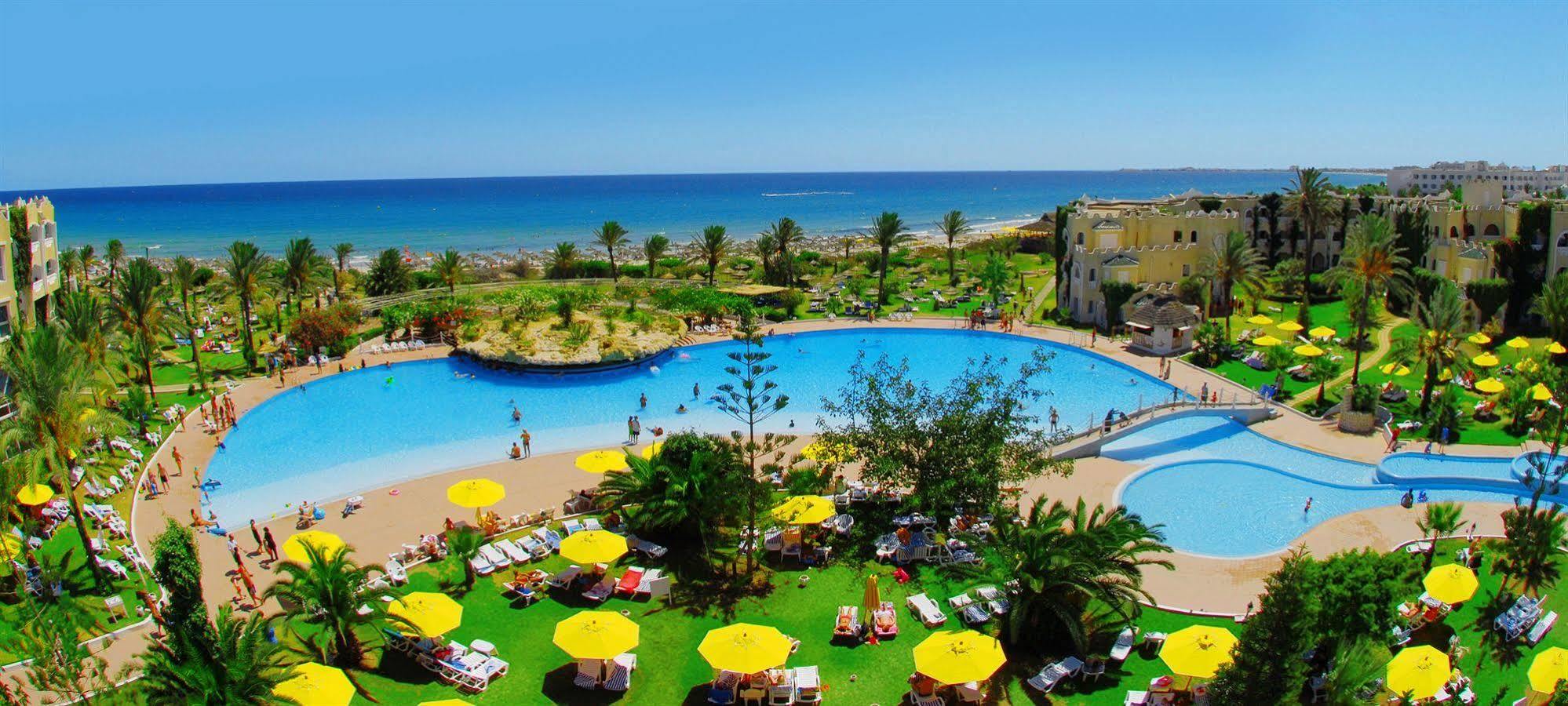 Hotel & Aqua Park